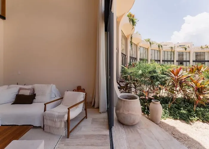 Mistiq - Modern 3br Oasis In With Pool & Chic Design *