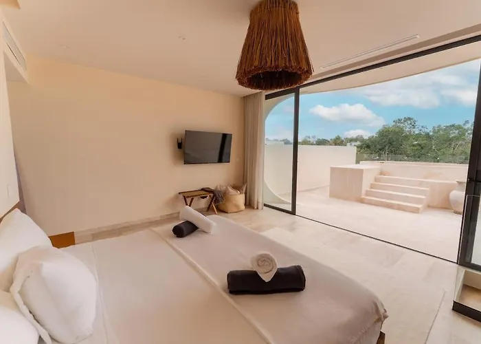 Mistiq - Modern 3br Oasis In With Pool & Chic Design *